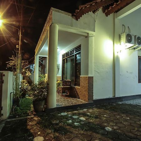 Griya Langen Guesthouse Jogyakarta Zewnętrze zdjęcie