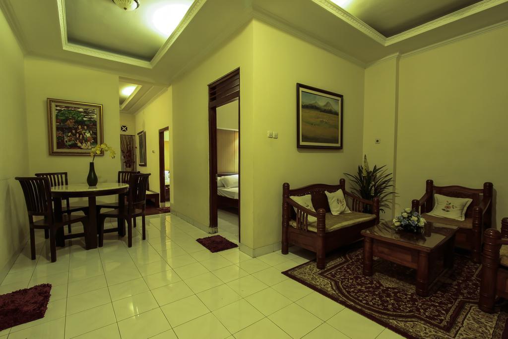 Griya Langen Guesthouse Jogyakarta Zewnętrze zdjęcie