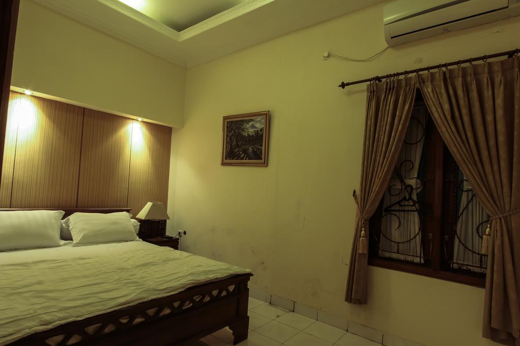 Griya Langen Guesthouse Jogyakarta Zewnętrze zdjęcie